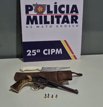 Homem que ameaava moradores de rea rural  preso pela PM com arma de fogo e faco