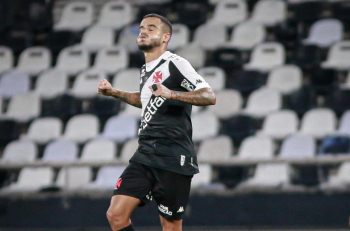 Coutinho brilha e Vasco atropela Nova Iguau no Nilton Santos pela Copa do Brasil