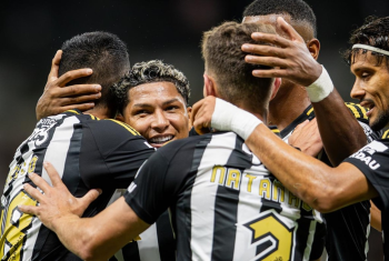 Atltico-MG goleia o Manaus e avana na Copa do Brasil