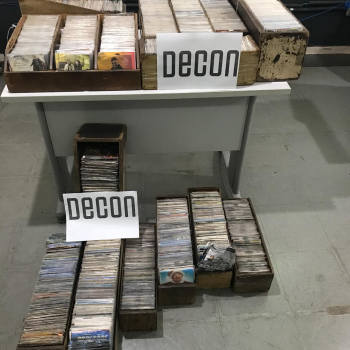 Decon apreende mais de 4.700 CDs e DVDs pirateados