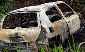 Corpo carbonizado  encontrado em carro incendiado em estrada rural em Sinop