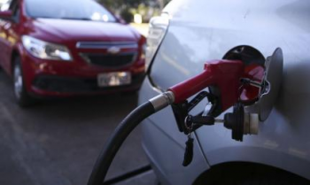 VEJA QUAIS Preo mdio da gasolina supera R$ 7 pela 1 vez, em quatro estados