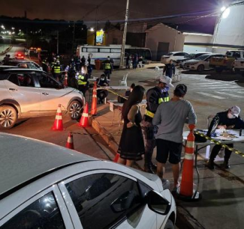 BLITZ EM CUIABÁ 12 pessoas são presas durante Operação Lei Seca na Estrada do Moinho