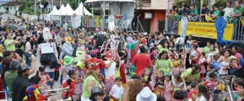 EFEITO DA PANDEMIA  Cidade de MT cancela Carnaval tradicional e proíbe banho em "praia"