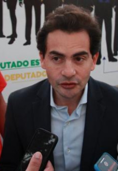 CHAPA DE OPOSIÇÃO Senador diz que Emanuel não tem 'moral' para discutir candidatura ao governo