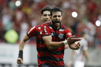 Flamengo vence o clssico com Fluminense no Man Garrincha