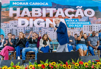 Presidente Lula participa de entrega de casas do programa Morar Carioca, no RJ