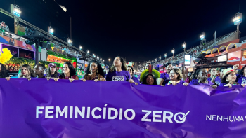 Feminicdio Zero estreia no Carnaval do Rio com faixa na Sapuca