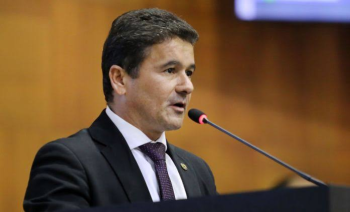 Deputado Joo Batista protocola ao contra Mauro Mendes e Alexandre Bustamante