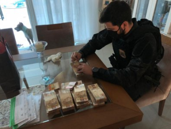 PF apreende R$ 60 mil com investigado em desvios em MT; vdeo