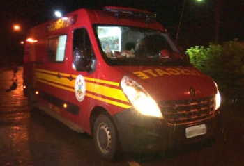 Incndio destri imvel de madeira no centro de cidade em MT