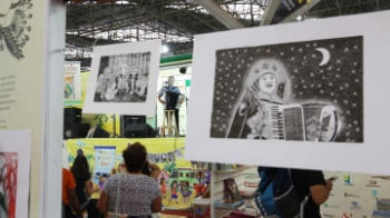 Espao Cordel e Repente leva cultura nordestina para a 25a Bienal Internacional do Livro de So Paulo
