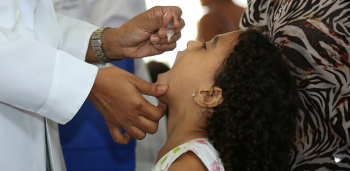 Famlias devem vacinar as crianas contra sarampo e poliomielite