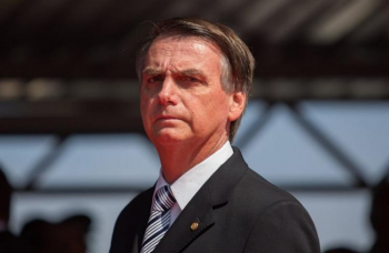 Bolsonaro recebe alta aps passar a noite em hospital de Braslia