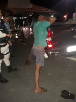 Segurana flagra homem tentando entrar escondido em caminhonete em condomnio de luxo em Cuiab