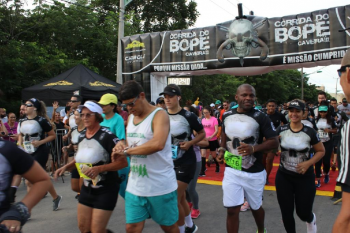 Corrida do Bope leva 4.500 atletas s ruas para prtica esportiva e de solidariedade