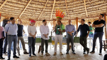 Comisso do Senado visita aldeia indgena em Mato Grosso que produz 100 mil toneladas de soja, milho e feijo