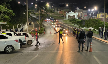 ito motoristas são presos por embriaguez ao volante em Várzea Grande
