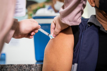Vacina  a nica medida eficaz para evitar a forma grave da doena", alerta secretrio de Sade sobre Covid-19