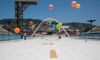 Sambódromo do Rio completa 40 anos com evolução de desfiles