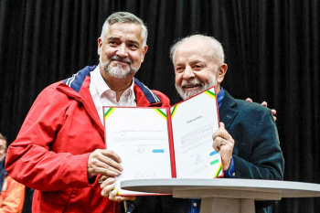 Ministro  nascido em Santa Maria e  eleito deputado federal pelo RS desde 2002