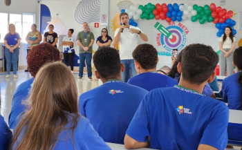 Seduc realiza 1 ao do projeto Mira na Meta e rene em torno de 100 estudantes na Capital