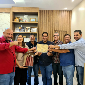 O Prefeito Joo Bang realizou a entrega oficial dos dois primeiros Servios de Inspeo Municipal (SIM) do municpio