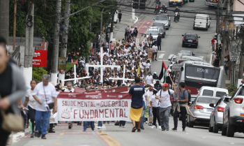 Caminhada em SP pede paz e sade mental em bairros da periferia
