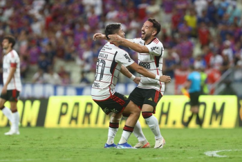 Após duas derrotas seguidas, Flamengo bate o Fortaleza e volta a vencer no Brasileirão