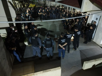 Polcias Civil e Militar cumprem 28 mandados contra o trfico de drogas em Barra do Garas