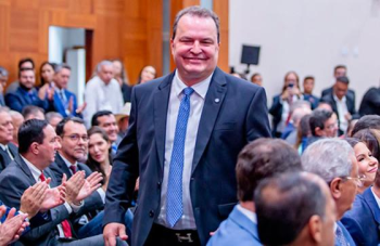 Com um p no Pode, Max vira opo de candidatura a governador