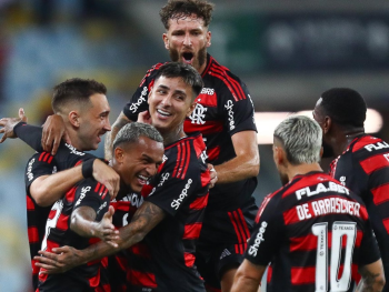 Flamengo vence Fluminense e abre vantagem na final do Carioca
