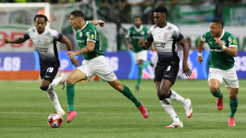 Corinthians vence o Palmeiras no Allianz Parque e larga na frente na final do Paulisto
