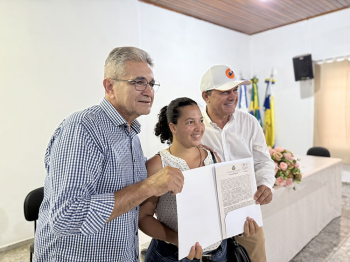 Hoje  o dia mais feliz da minha vida, diz moradora que recebeu ttulo aps mais de 40 anos de espera