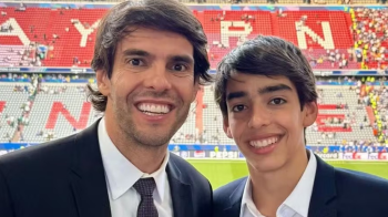 Semelhana entre Kak e o filho de 16 anos impressiona em clique: >Kak e Kak!>