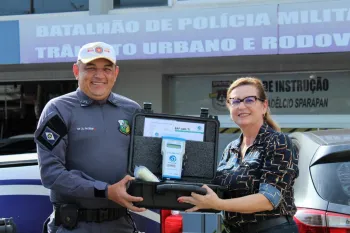Detran entrega 30 etil�metros para o Batalh�o de Tr�nsito da Pol�cia Militar