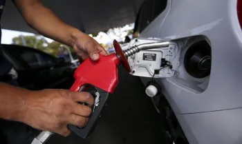 Desonera��o sobre combust�veis termina na ter�a; gasolina pode chegar a R$ 6