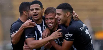 Botafogo vence o So Paulo na estreia do Brasileiro