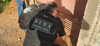 Dois c�es abandonados pelo tutor em Cuiab� s�o resgatados pela Pol�cia Civil