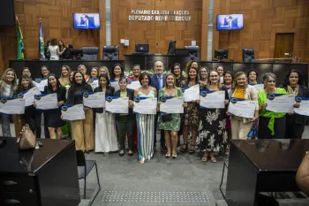 Assembleia homenageia 228 vereadoras de Mato Grosso