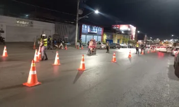 Operao Lei Seca na Avenida Isaac Pvoas termina com 14 prises de condutores