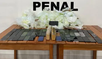 Polcia Penal apreende 48 celulares, entorpecentes e causa prejuzo ao crime de R$ 450 mil