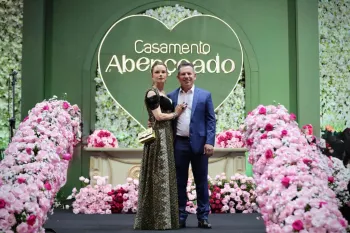 Primeira-dama de MT e governador comemoram a uni�o de centenas de casais na 3� edi��o do Casamento Aben�oado