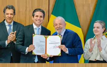 Haddad, o presidente da Cmara. Hugo Motta, Lula e Gleisi: projeto para promover justia tributria e social