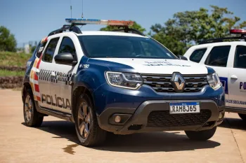 Suspeito de enforcar e arremessar ch quente contra rosto da esposa  preso pela PM