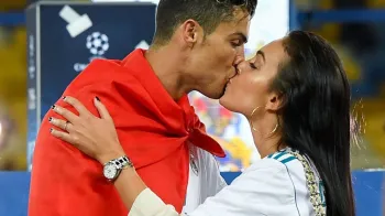 Cristiano Ronaldo pede Georgina Rodr�guez em casamento ap�s 9 anos de rela��o