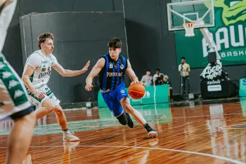 Com 14 pontos, Cau� Pacheco � destaque do Pinheiros em noite de Paulist�o de Basquete