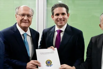No Congresso, Alckmin pede apoio a projetos que facilitam e ampliam as exporta��es brasileiras