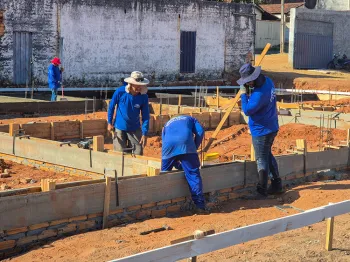 Reforma do Est�dio Zeca Costa j� est� em andamento em Barra do Gar�as