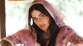 Aline Campos exibe momento especial em viagem na �ndia: >Gratid�o povo tibetano>